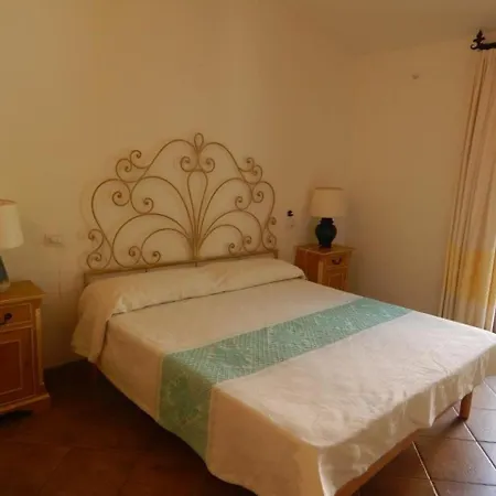 Locazione Turistica Lo Squalo 1
